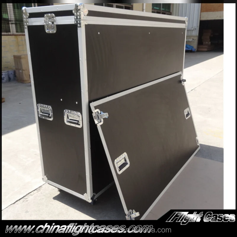 Classic Multiple Guitar Road Tour Case With Wheels And Cable Storage