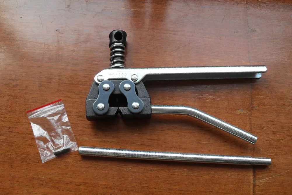 Roller Chain Detacher Tool/chain Breaker And Riveting Tool 60100