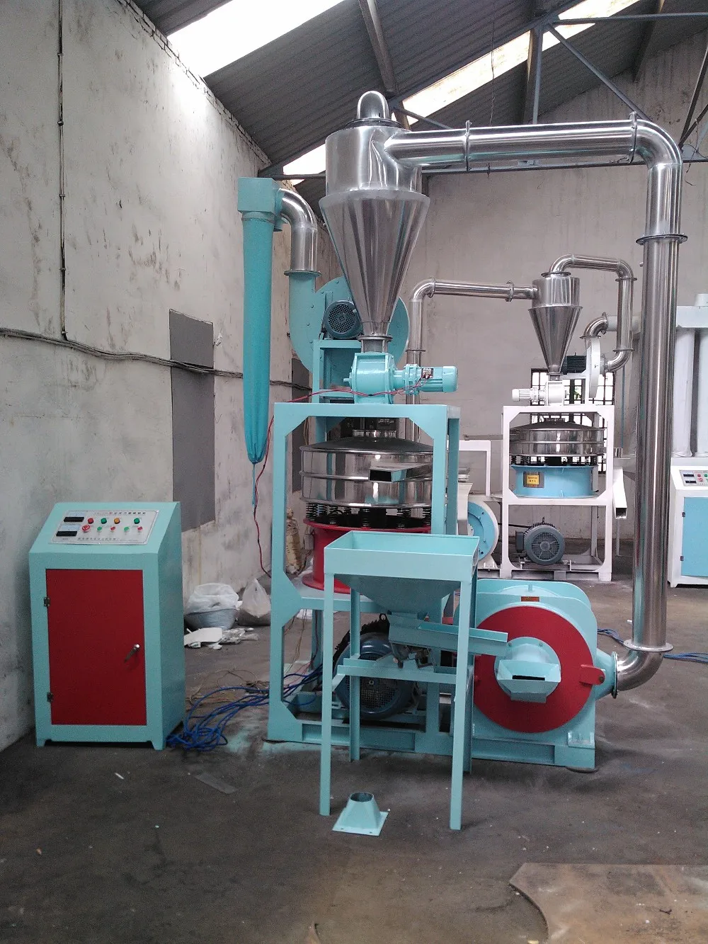 Pulverizador Máquina De Tubos De Pvc Para Pvc Resina De Escamas - Buy