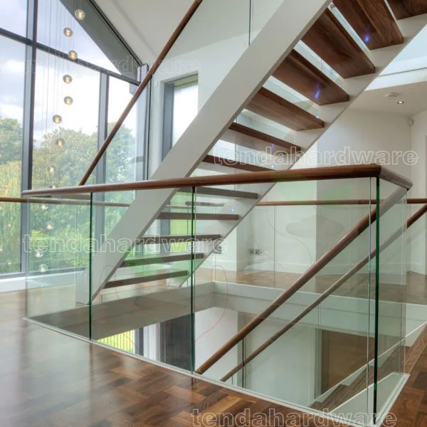 Escalera Recta De Doble Vuelo Con Elevadores De Vidrio Endurecido Y