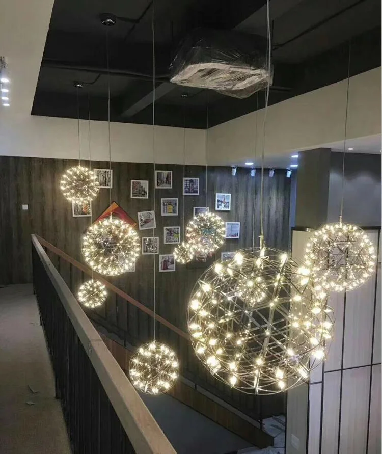 モダンなリビングルームの寝室のペンダントランプのための創造的な個性レストランledスパークボール階段シャンデリア花火 Buy Ledボール シャンデリア ユニークなデザイン屋内装飾照明ホテルヴィラアクリルボールledシャンデリア ポストモダンledボールシャンデリア金属