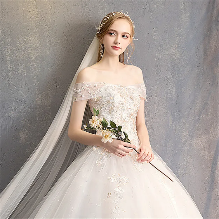 2019 Fashion Styles off shoulder Women Wedding dress Floor Length Vintage Applique Women Bridal Gown