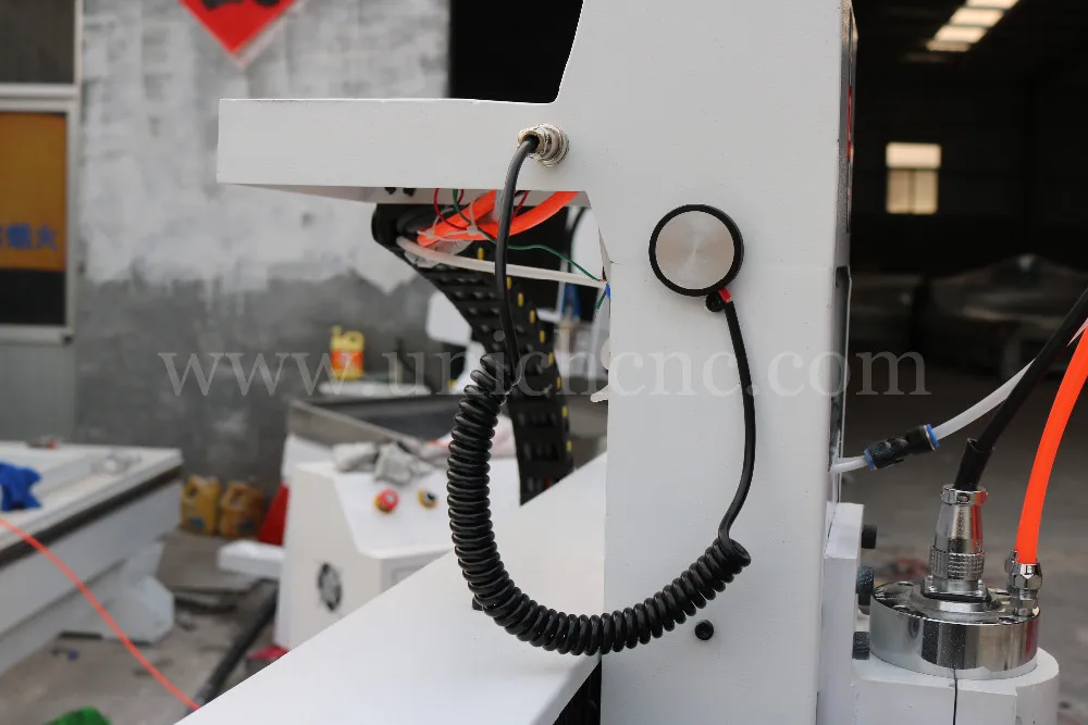 made in china mini desktop 3d cnc router 6090/woodworking cnc router