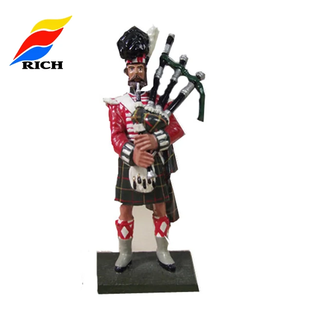 BRAND NEW SCOTTISH BAGPIPER RESIN MINI ME FIGURE