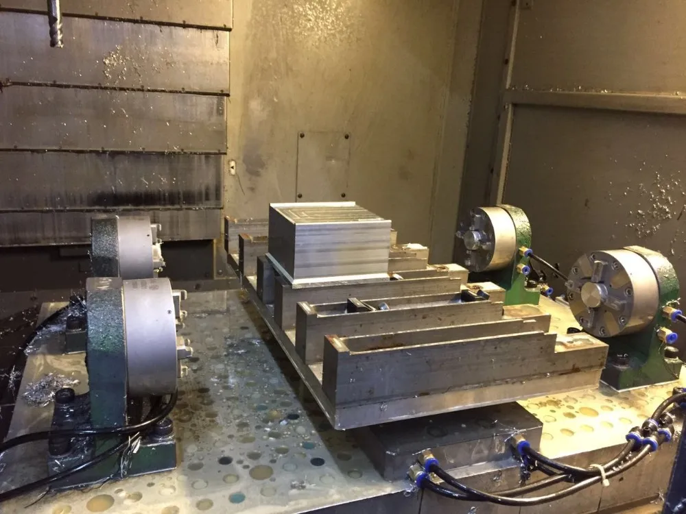 High Quality 4 Jaws Single Auto Lathe Chuck With Vertical Base Plate