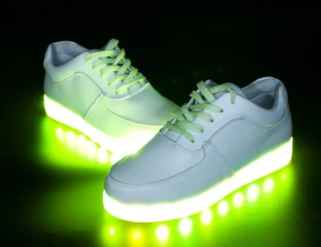 scarpe con le luci nike 2scarpe con le luci nike
