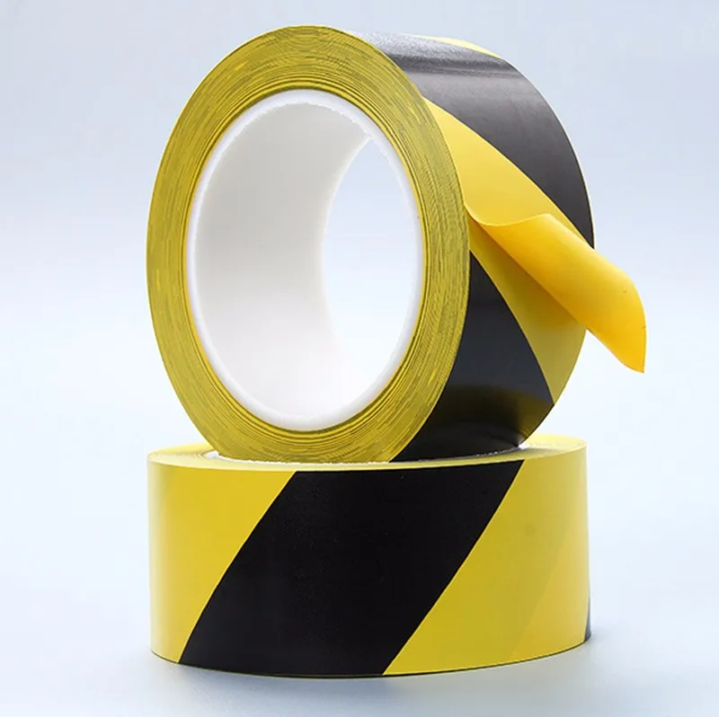 Желтые ленты купить. Лента для разметки ПВХ желто-черная, 50 ммх33 м. Желто черная лента. Черно желтая лента. Желтая оградительная лента.