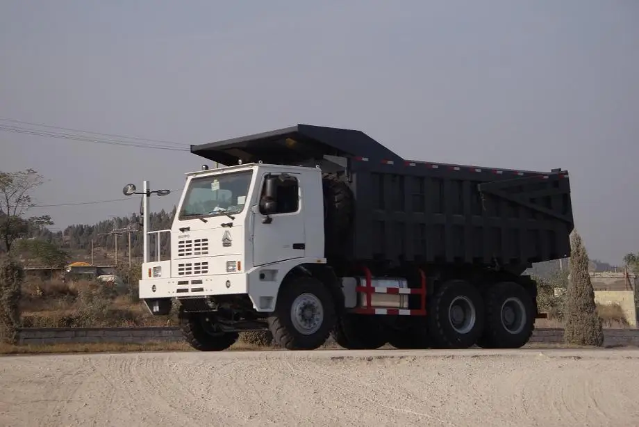 brand new 420hp 2018 sinotruk factory price 70 ton howo mining