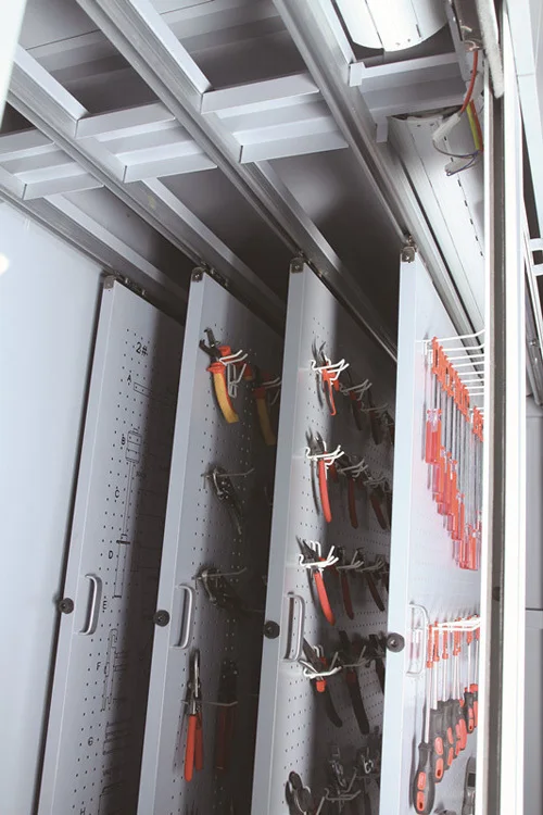 tool cabinet (18).JPG