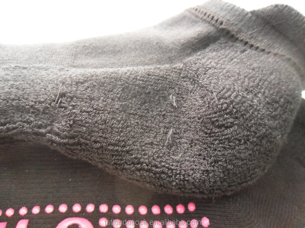 Customized Logo Brand Cotton Anti Slip Grippy Sock Pvc Grips Bottom Non Slip Ankle Sock Anti