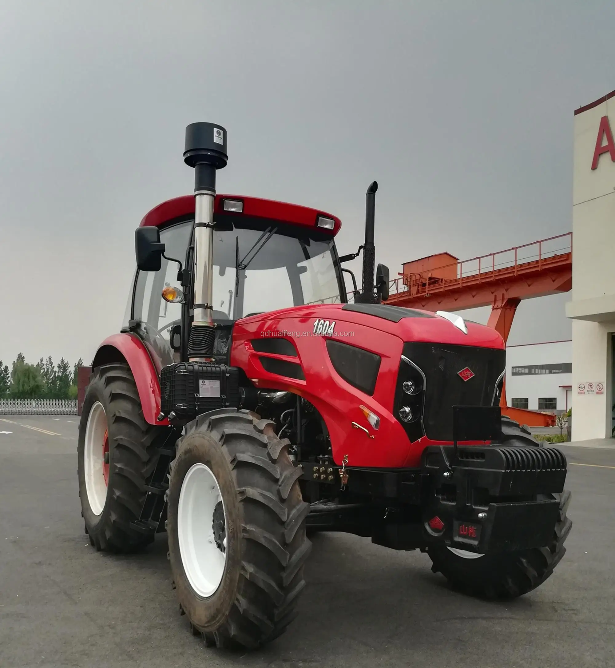 cheap tractor big power  agricultural tractor 100hp 160hp 180hp 4WD tractor with cab