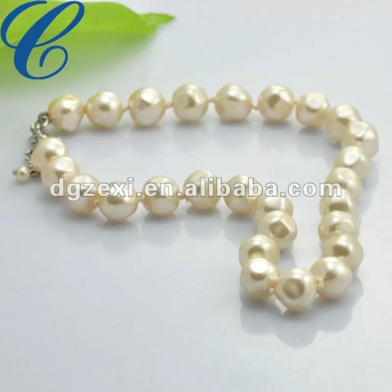 Irregular Shape Pearl Necklace.jpg