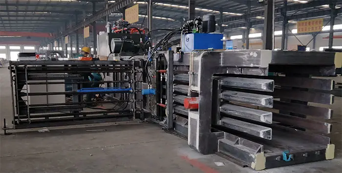 hydraulic hay baler