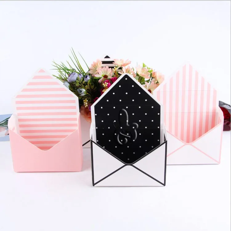 Envelope Flower Box Hand Holding Flower Box Creative Mini Folding