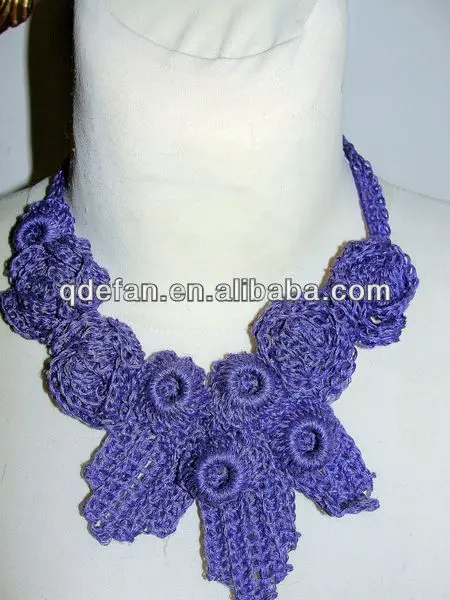 Hermoso tejido a mano crochet collar de flores patrones para las mujeres se visten