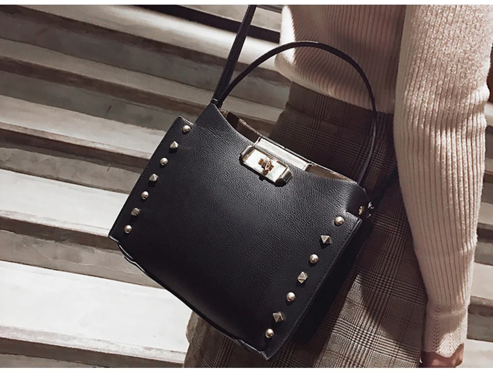 2018 Fashionable Women Decoration Rivet PU Leather Shoulder Bag/Handbags