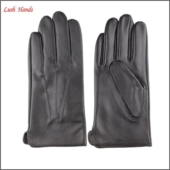 Men's unlined sheepskin leather gloves in winter