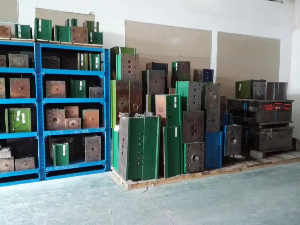 Plastic Plug and Sockets