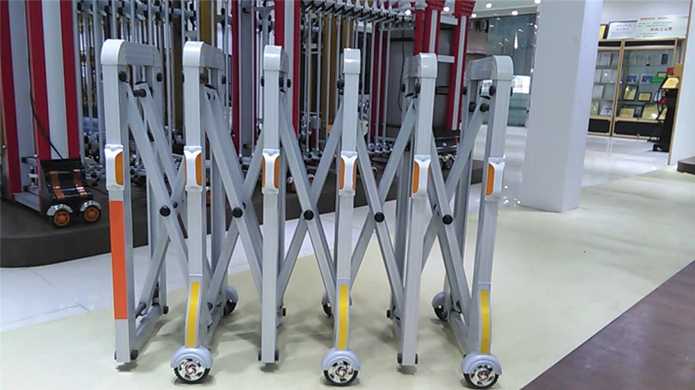 Aluminum Road Accordion Barrier Safety Gate Qgz1701 Buy Accordion