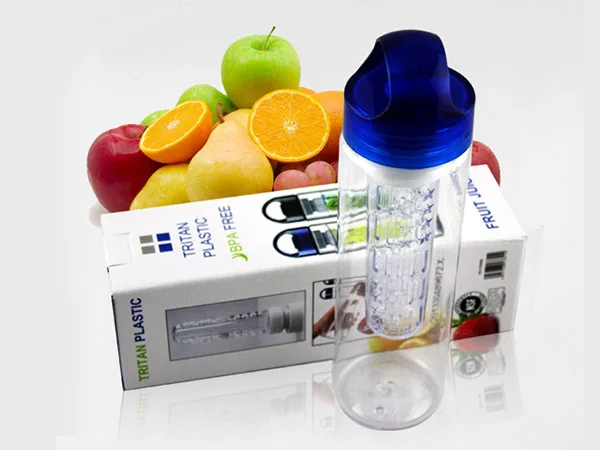 2015 hot sell New Design plastic fruit infuser water bottle with side handle/voss water bottle detox