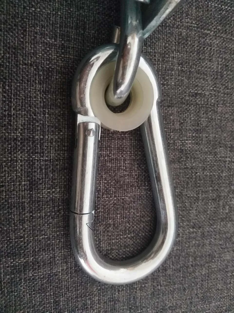 BT-A667 Rigging Hardware Pair of Galvanized Metal Swing Fixings Round Swing Fixing With Carabiner Hook Swing Hanger