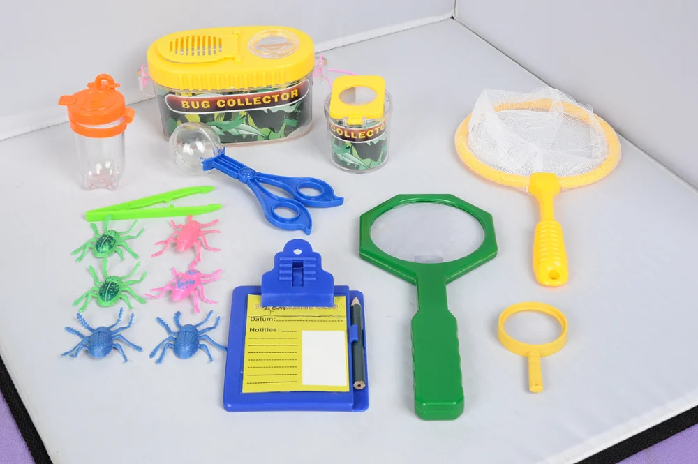 Insect Bug Adventure Toy Set 18pcs Backyard Exploration Bug Collection
