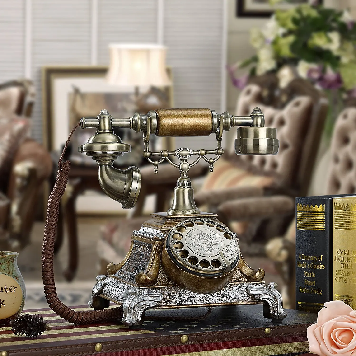 Antique telephone old European retro fashion creative landline landline telephone landline home