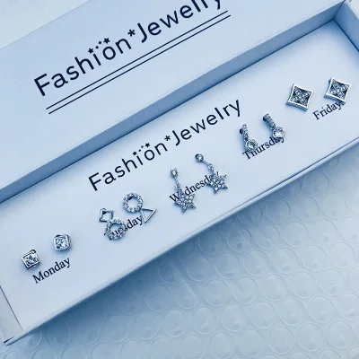 stud earrings (12).jpg