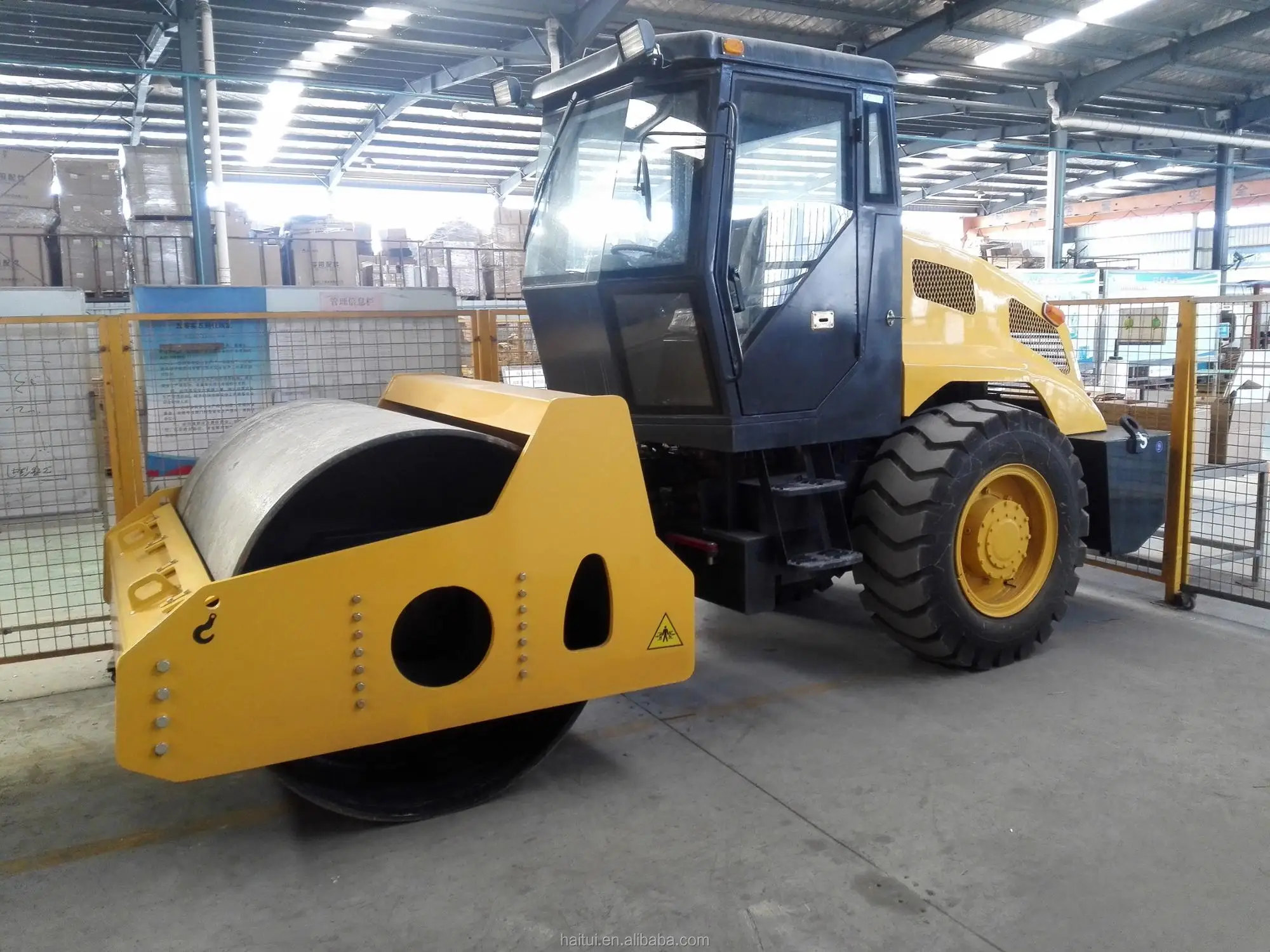 8 ton road roller (18).jpg