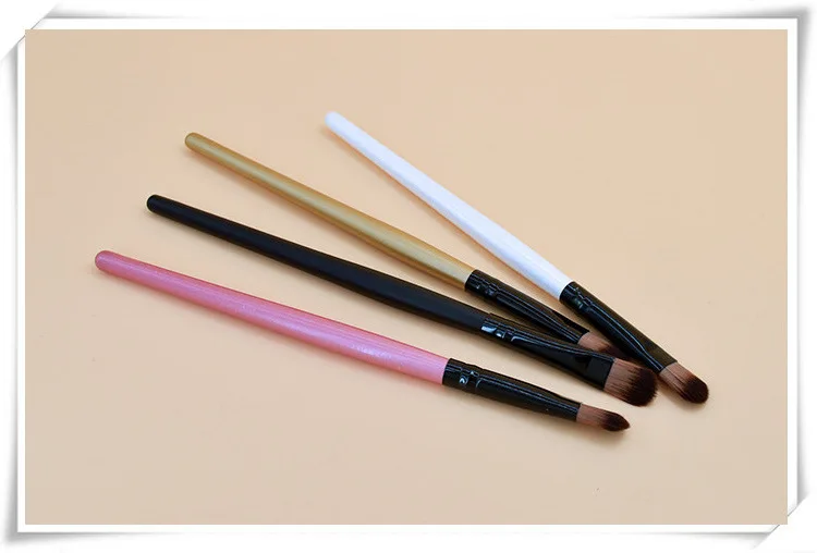 cosmetic brush.jpg