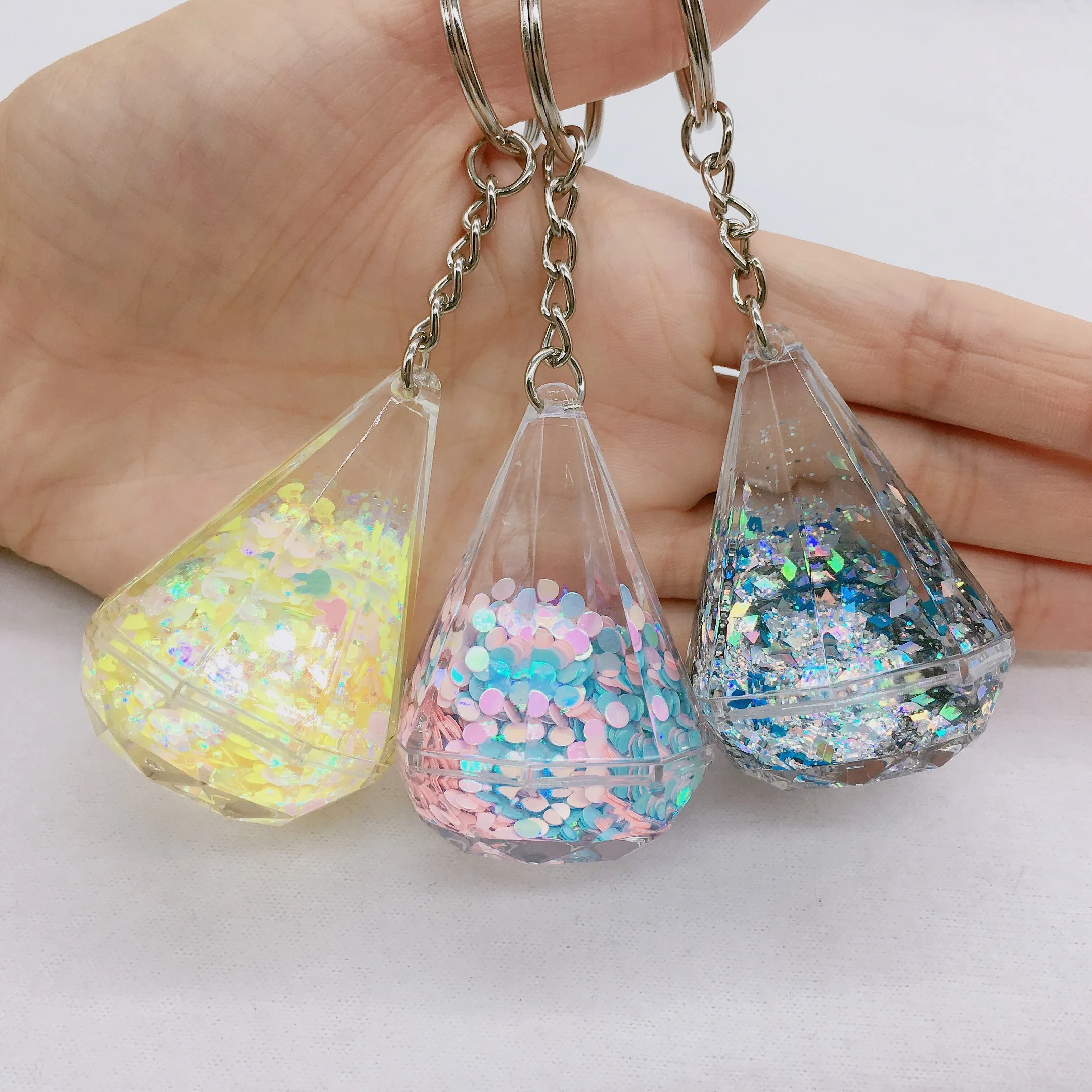 Flower Shape Glitter Keychain Fashion Moving Liquid key holder