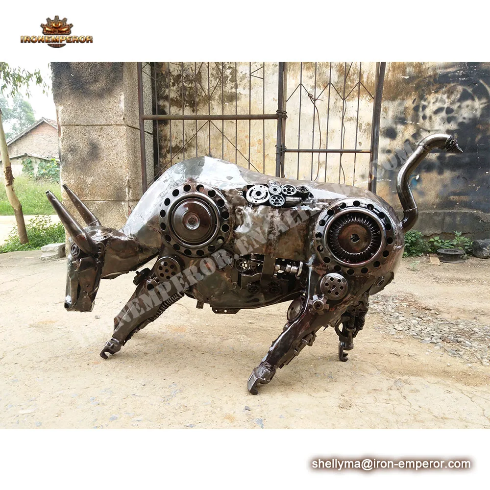 Life Size Fiberglass Cow Sculpture Abstract Garden Art Metal Sculptures