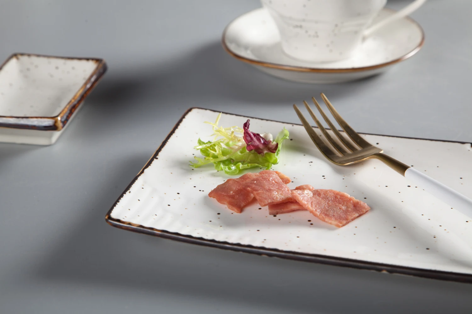 product-Two Eight-plates restaurant ceramic plate crockery for hotels plate catering-img