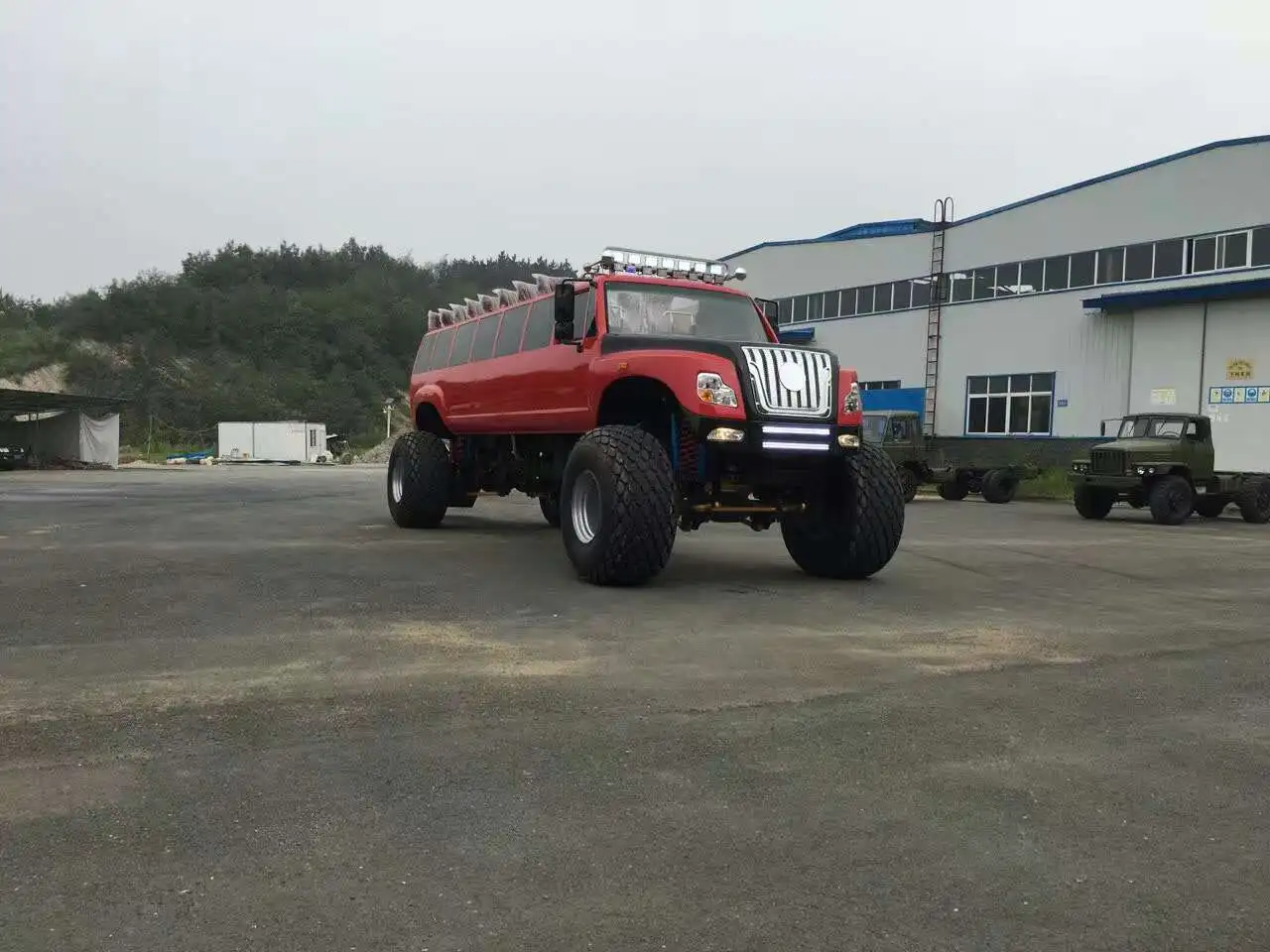 armored type 4 *4 awd sightseeing desert tourist