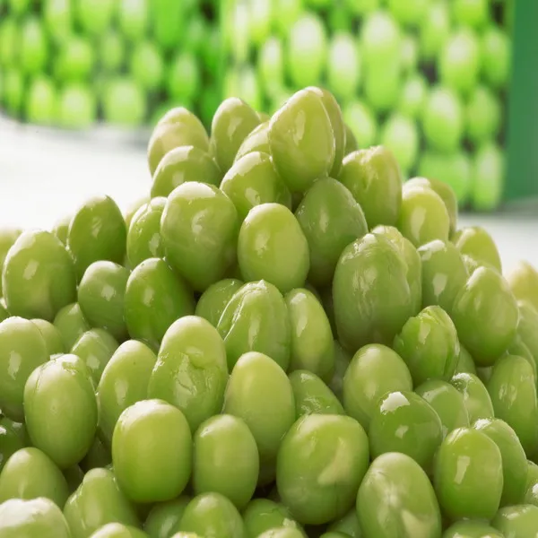 canned green peas in jars