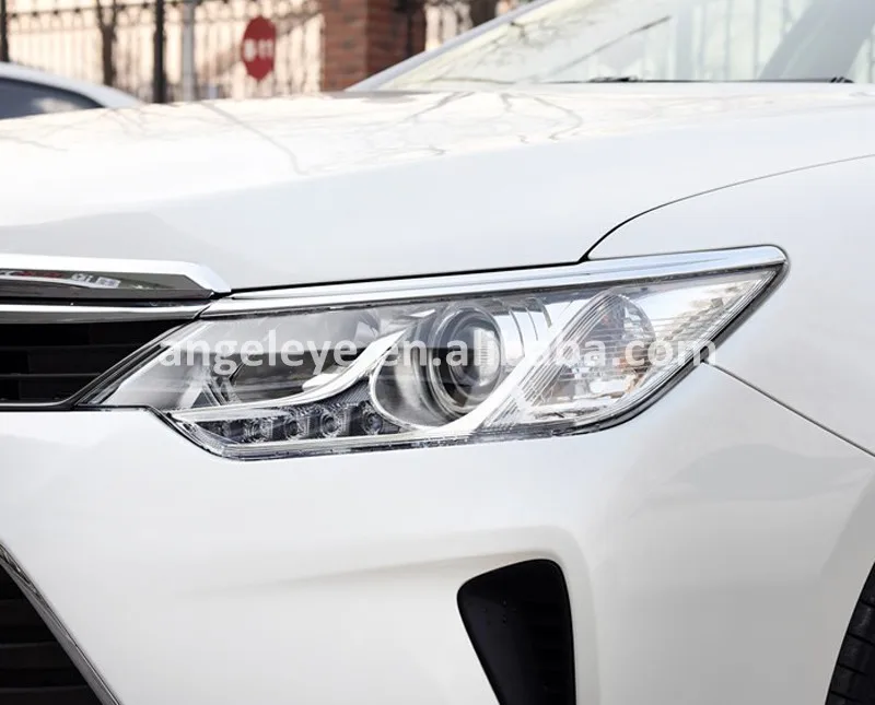 Camry led. Тойота Камри 2015 лампы фары. Камри с затемненными фарами. Камри 50 затемнение передних фар. Затемнённые фары на Камри 2020.