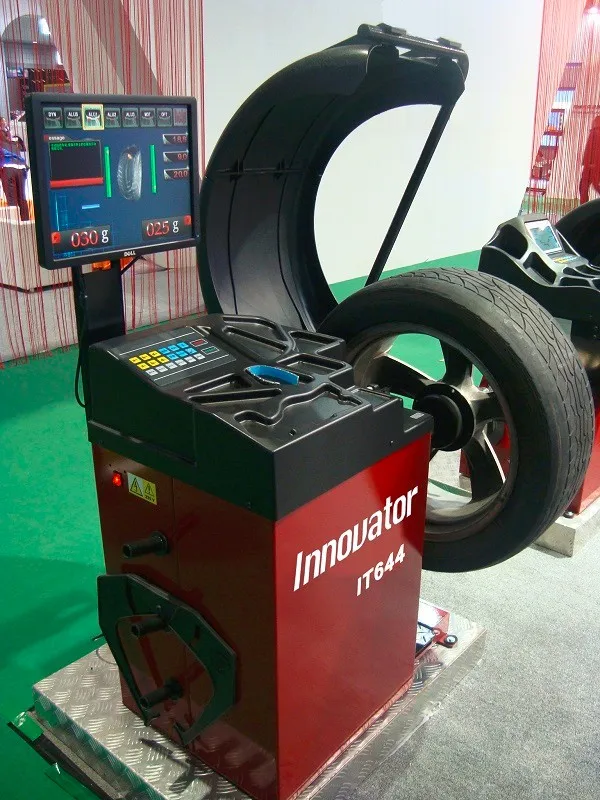 Full Automatic Video Display Car Dynamic Balancing Machine For