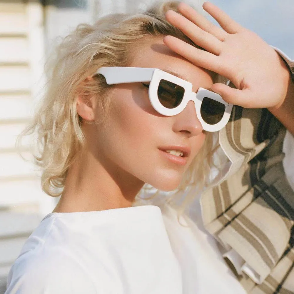 90s glasses trend