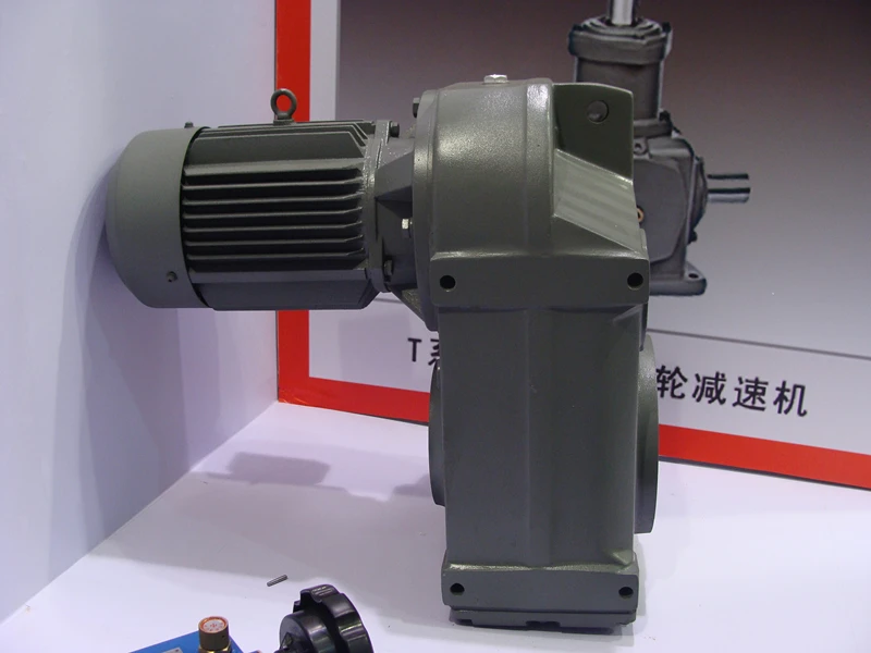 Large Radial Loading Ability Hollow Output Shaft Geared Motor 5kw 4wd