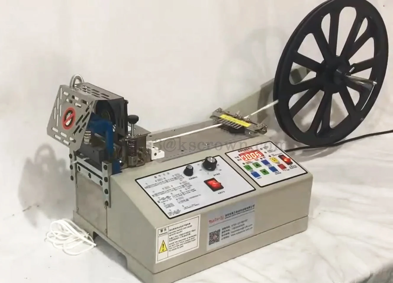 Automatic Woven / Size / Care / Printed Label / Zip Pull Label Badge