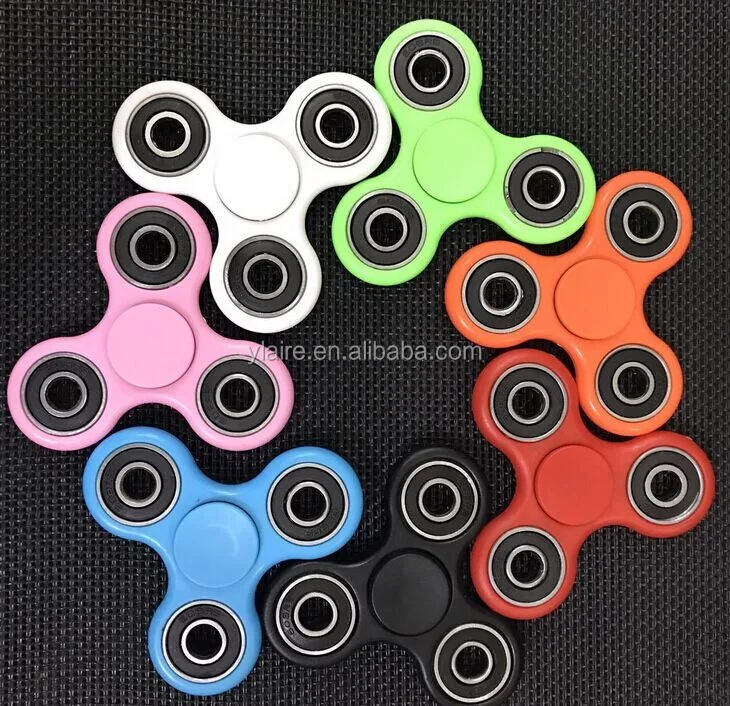 restless hand toys tri spinner