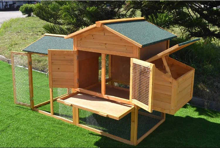 wooden chicken coop3.jpg