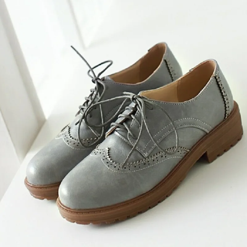 Shopping Preferences Experience the legendary comfort & classic style of Eastland’s Women’s oxford & lace up shoes. Flat shoes, oxford shoes or lace up shoes for work or weekend.