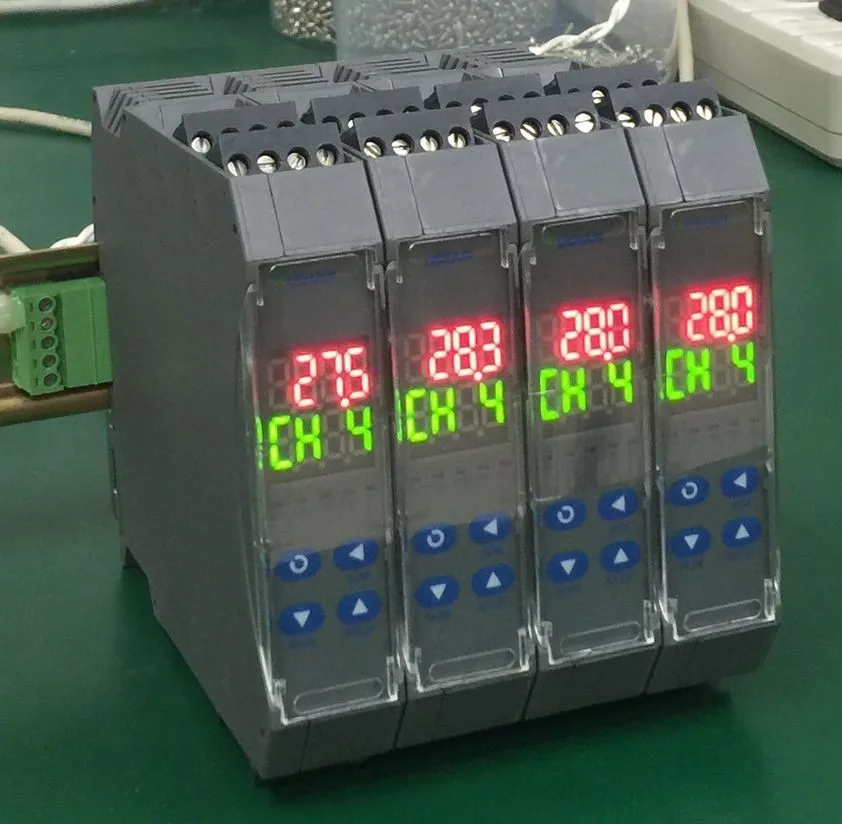 Multichannel temperature controller with display, View Multichannel
