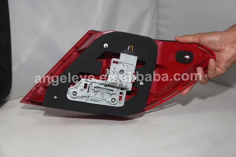 LED Tail Lamp For Mercedes-Benz C-Class W204 C180 C200 c260 C300 C63 2012-2013 year Red White Color CN
