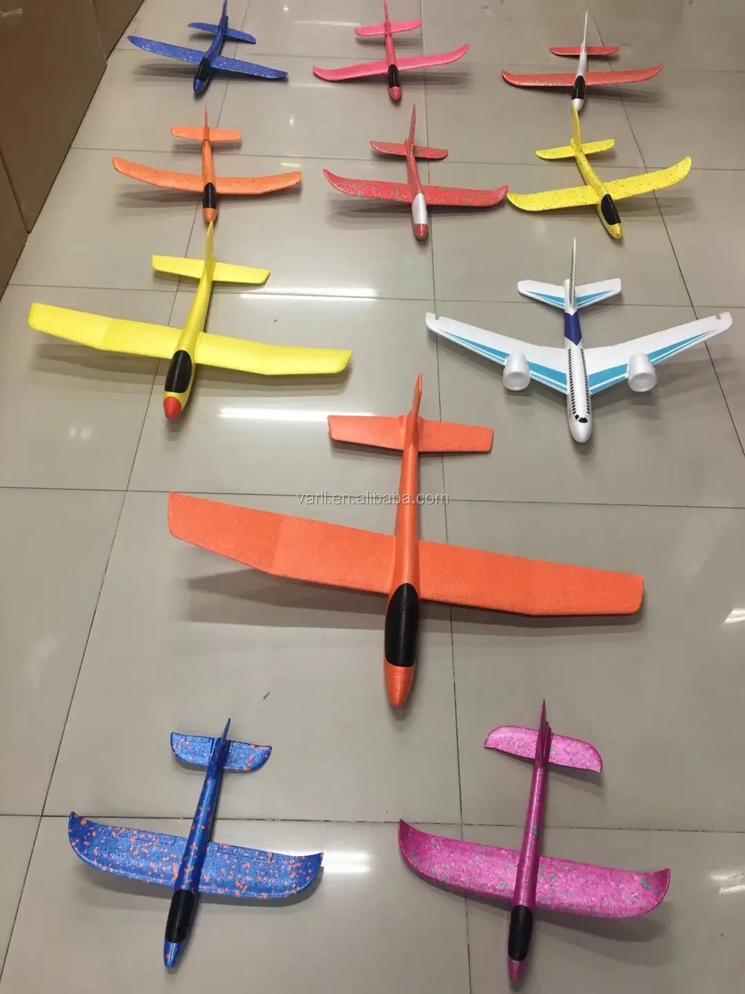 Details about   4pc Hand Launch Throwing Glider Aircraft Foam Airplane Plane Model Kids Toy Gift 