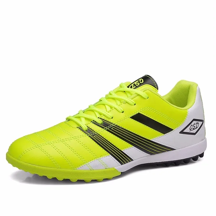 New design soccer shoes portable sport shoes fashion football shoes