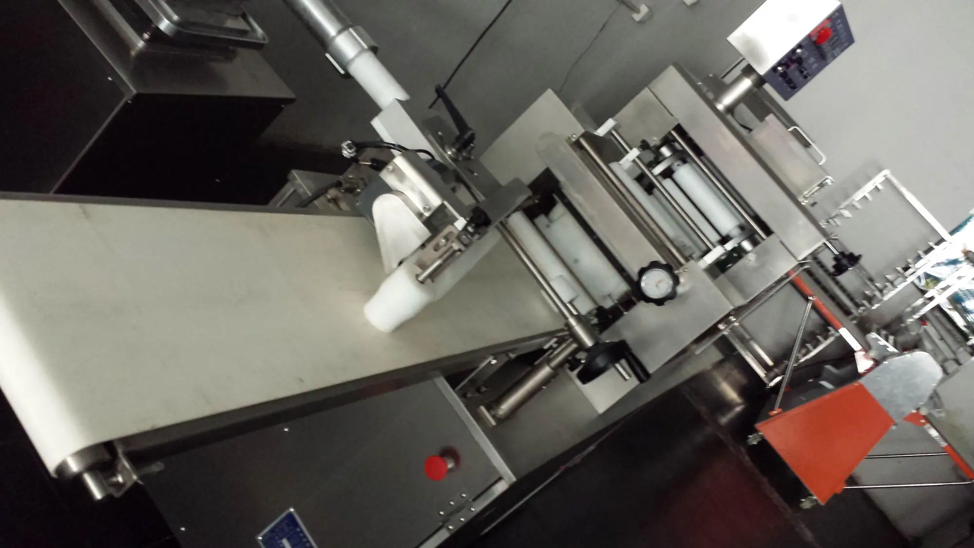 2015 Multi Functional Bread Machine /baking /bakery Production Line /making Machine /processing