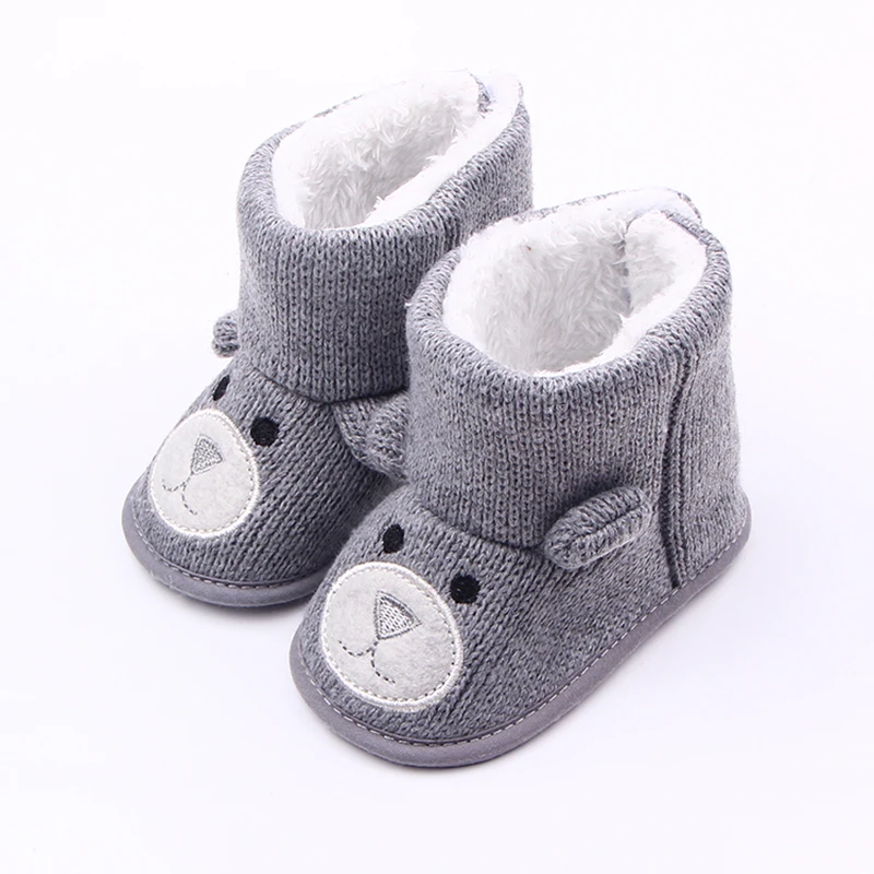 Обувь 6 месяцев. Обувь для малышей. Ботиночки для новорожденных. Пинетки зимние для малышей. Зимние ботиночки для новорожденных.