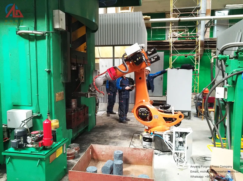 Electric screw forging press for claw pole